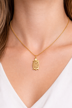 Colar Tartaruga Dourado em Aço Inoxidável Romanely