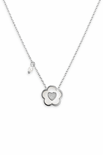 Colar Prateado Flor Da Sorte e Coração em Aço Inoxidável Romanely