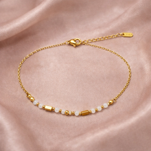 Pulseira Dourada Delicada Branca em Aço Inoxidável Romanely