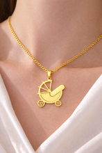 Colar Carrinho de Bebé Dourado em Aço Inoxidável Romanely