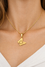 Colar Dourado com Pingente Borboleta em Aço Inoxidável Romanely