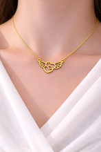 Colar Dourado Coração com Asas em Aço Inoxidável Romanely