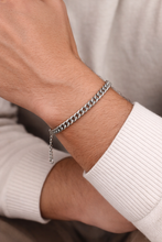 Pulseira Prateada Masculina Malha Cubana Fina em Aço Inoxidável Romanely