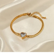 Pulseira Coração Dourada em Aço Inoxidável com Zircónia