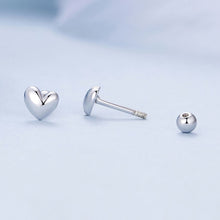 Brincos Minimalista Formato Coração Prateados S925