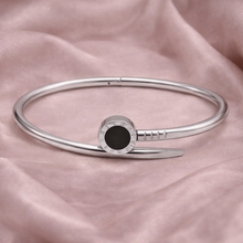 Bracelet Prego Prateado Numeração Romana em Aço Inoxidável Romanely