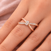 Anillo de cobre en oro rosa con circonitas