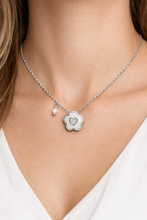 Colar Prateado Flor Da Sorte e Coração em Aço Inoxidável Romanely