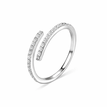 Anel Minimalista em Prata 925 com Zircónias