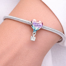 Charm Dorado Colgante Caballo de Madera con Circonitas S925